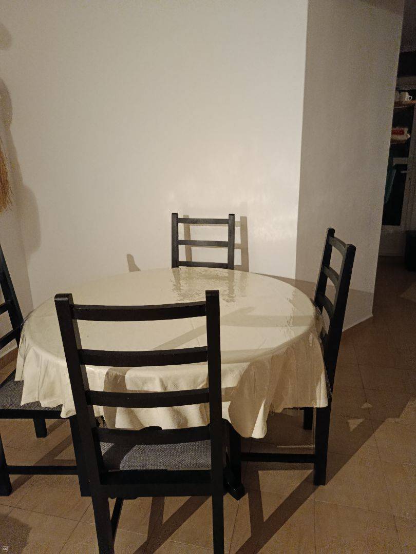 chaises et table à manger-6