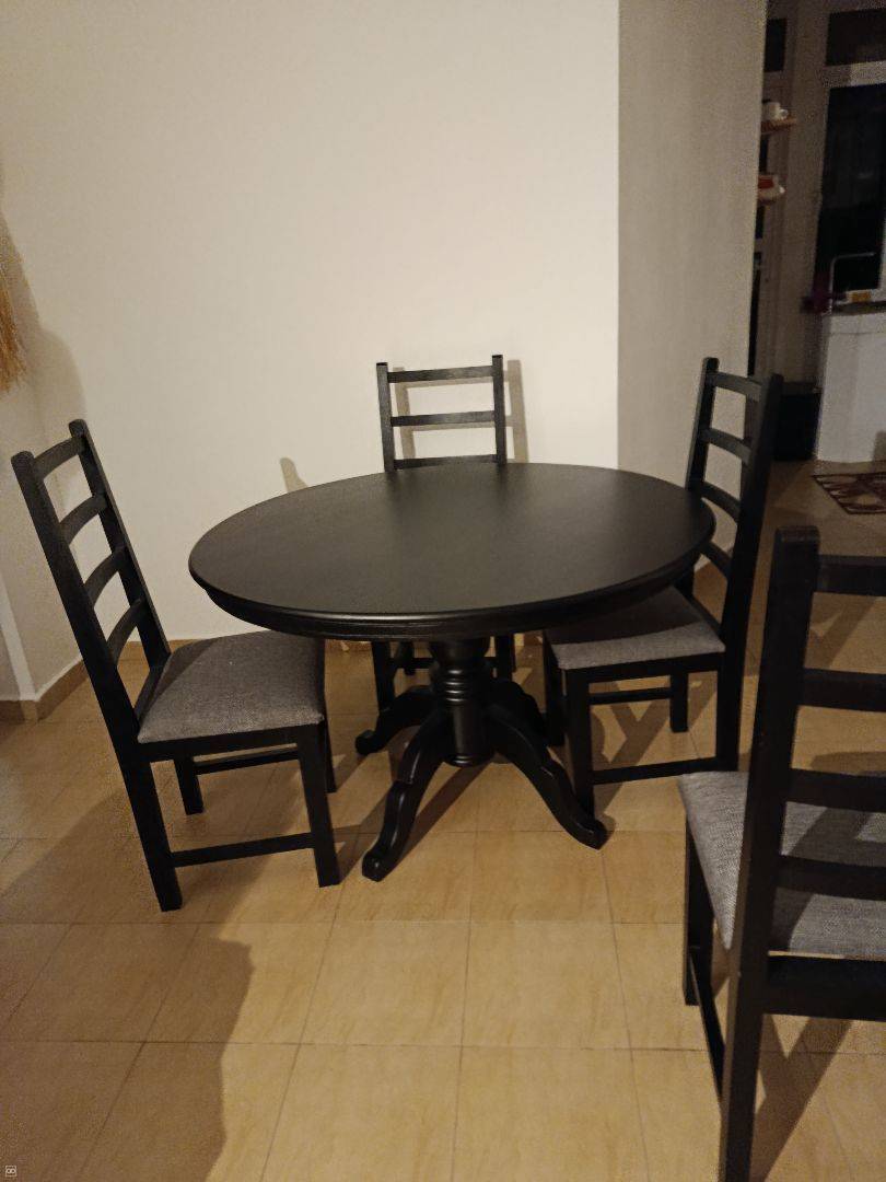 chaises et table à manger-5