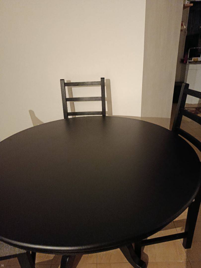 chaises et table à manger-8