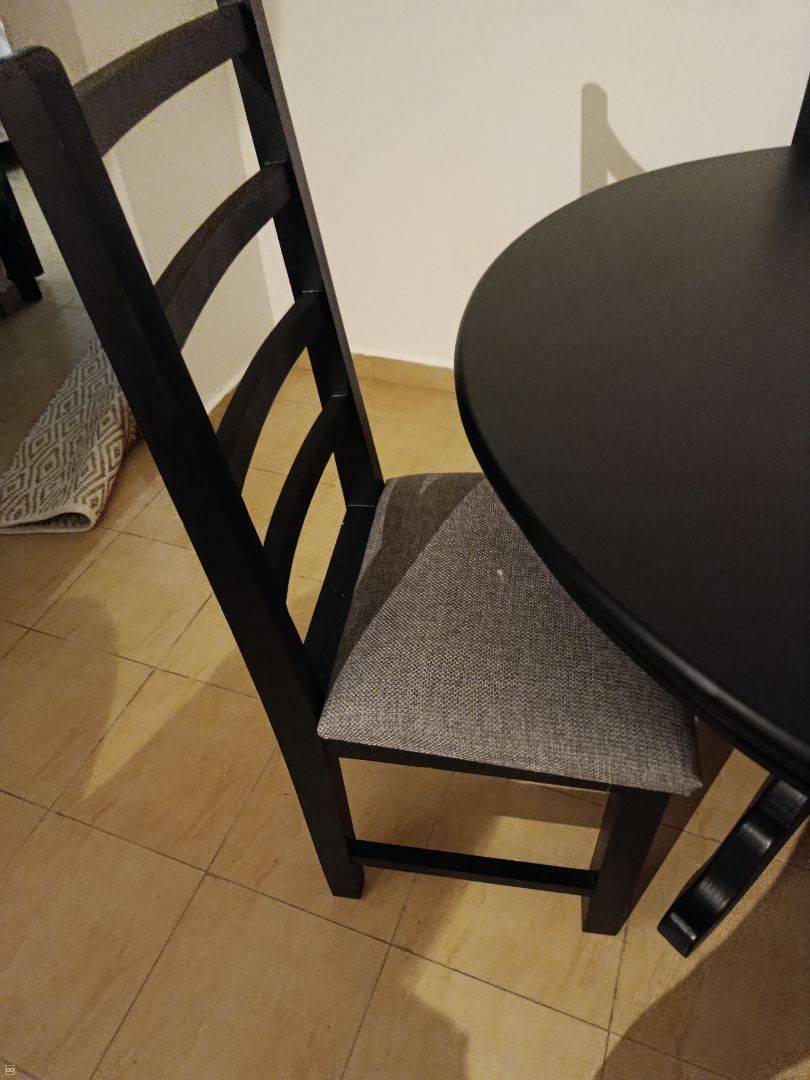 chaises et table à manger-4