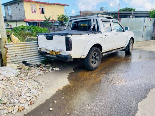 nisan hardbody 2007-3