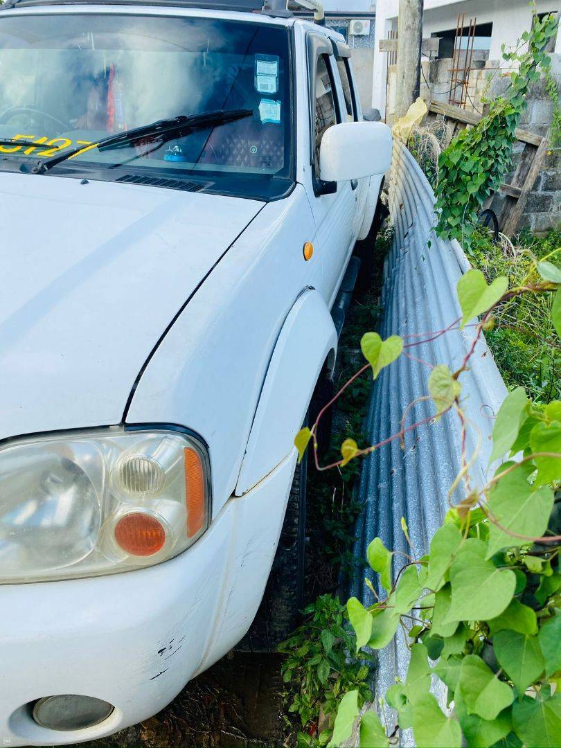 nisan hardbody 2007-2