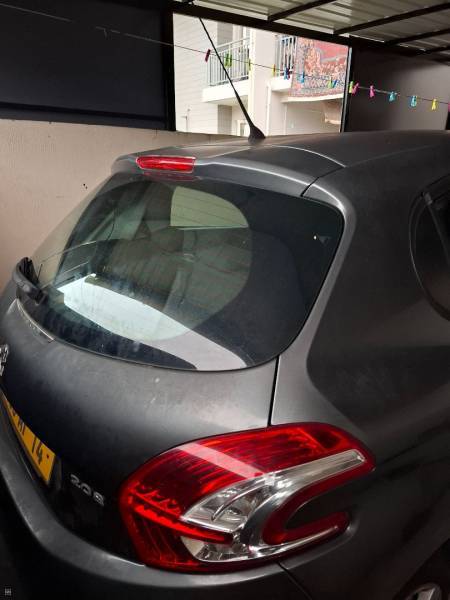 Peugeot 208 - 2014-5