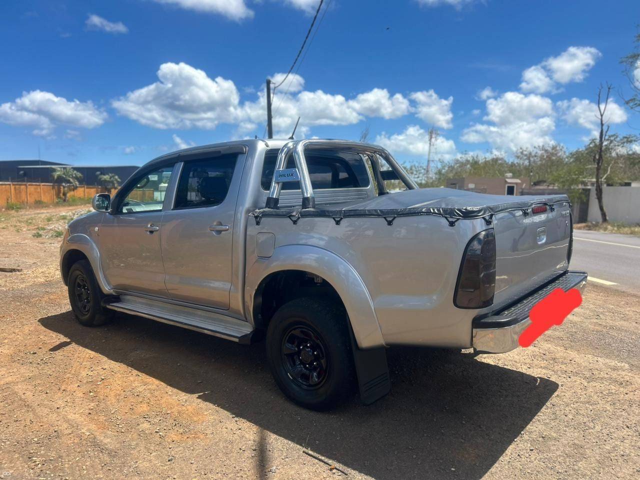 Toyota Hilux - 2011-5