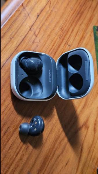 Samsung Galaxy buds 2-2