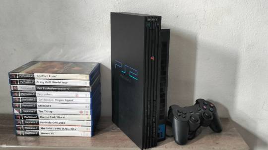 PlayStation 2 (fat) + Original games
