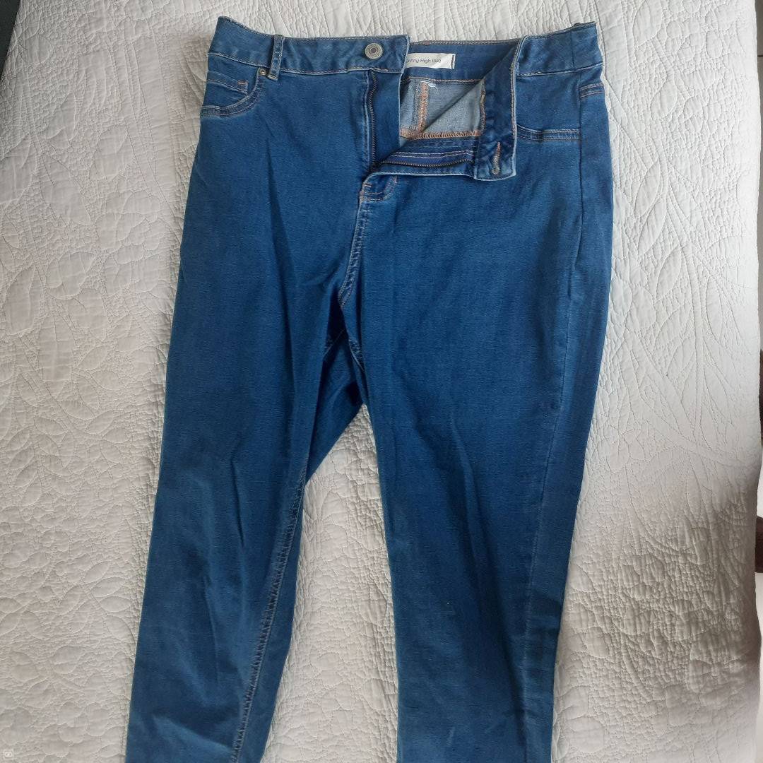 JEANS - SIZE 8 - weshare.mu