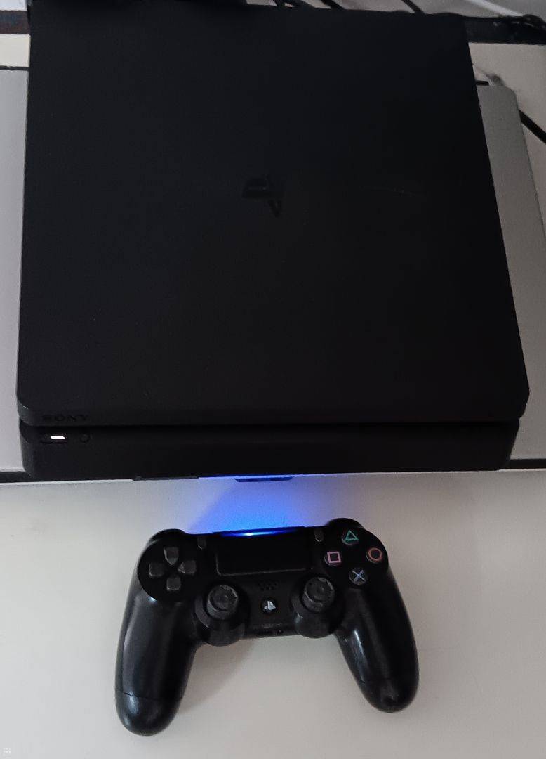 Playstation 4 Slim - 1TB - weshare.mu