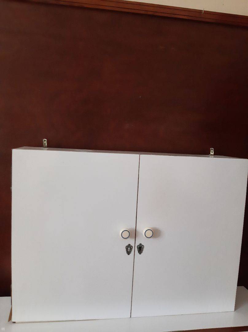 2 meubles de Salle de bain-2