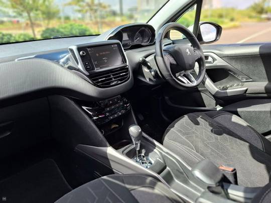 PEUGEOT #2008 - 1.2 - 2019-8