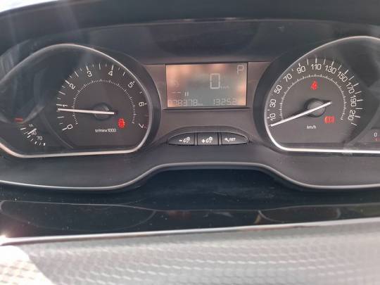 PEUGEOT #2008 - 1.2 - 2019-9