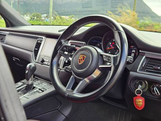 PORSCHE #MACAN - 2.0 - 2018-7