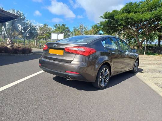 KIA #CERATO - 1.6 - 2014-4