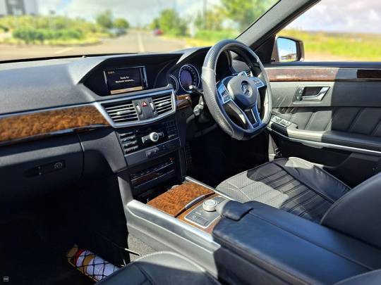 Mercedes-Benz E250 1.8 (2012)-7