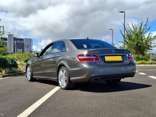 Mercedes-Benz E250 1.8 (2012)-3