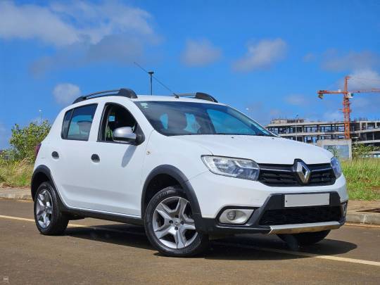 RENAULT #SANDERO STEPWAY - .9 - 2018