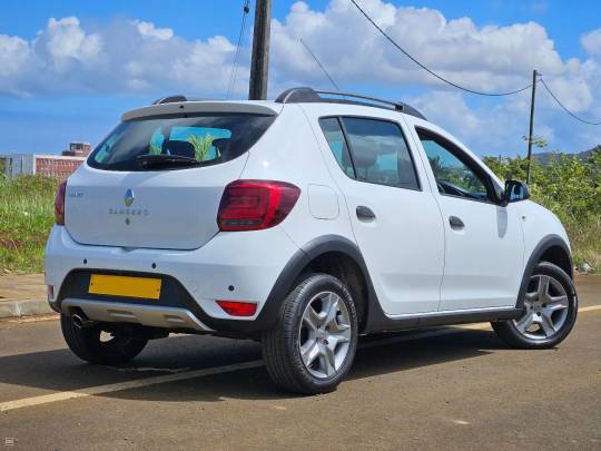 RENAULT #SANDERO STEPWAY - .9 - 2018-4