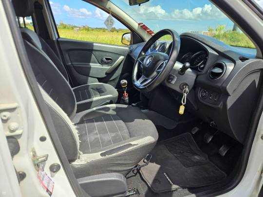 RENAULT #SANDERO STEPWAY - .9 - 2018-6