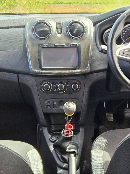 RENAULT #SANDERO STEPWAY - .9 - 2018-8