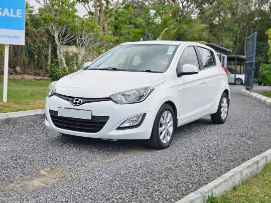 HYUNDAI #i20 - 1.2 - 2015-2