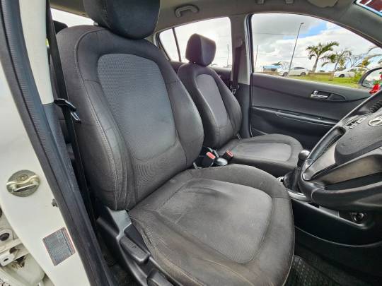 HYUNDAI #i20 - 1.2 - 2015-5