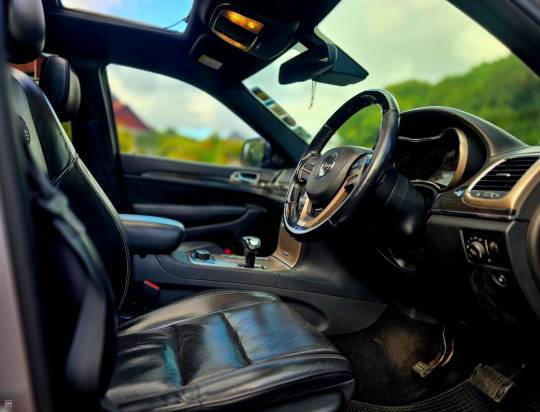 Jeep Grand Cherokee Overland - 2016-8