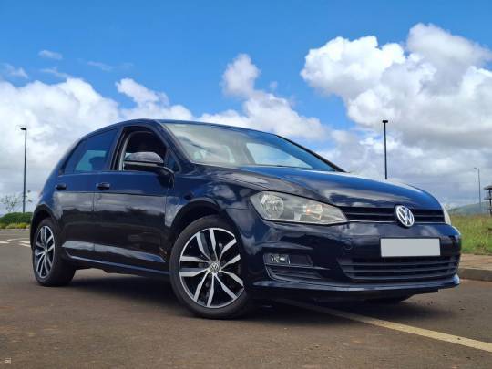 VOLKSWAGEN #GOLF  - 1.4 - 2015