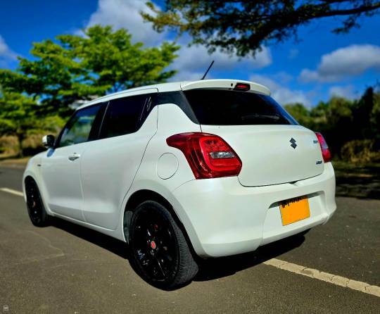 Suzuki Swift New Shape Japan - 2017-5