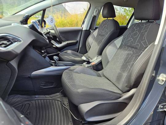 PEUGEOT #2008 - 1.2 - 2018-6