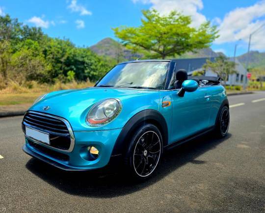 Mini Cooper Convertible - 2018