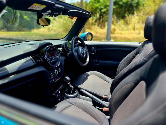 Mini Cooper Convertible - 2018-7