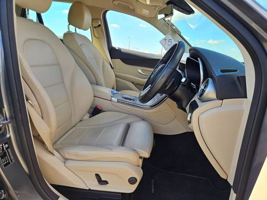 MERCEDES-BENZ #GLC300E  - 2.0 - 2022-5