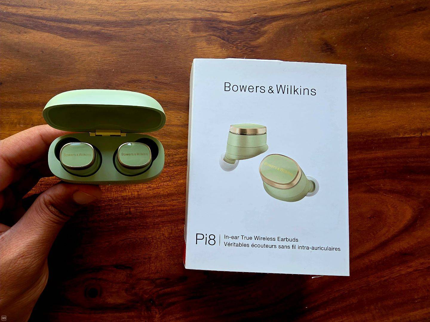 Used Bowers & Wilkins Pi8 Earbuds-1