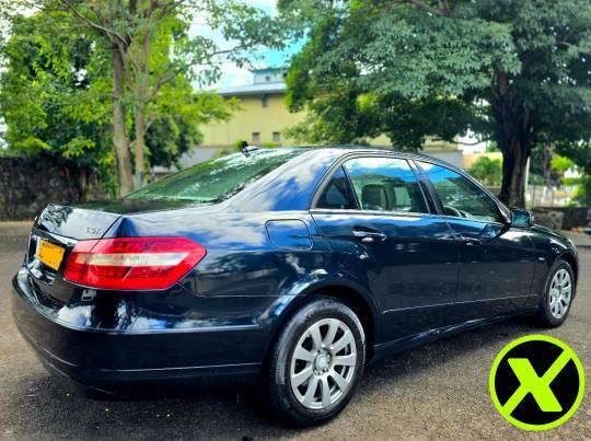 Mercedes E200 Sunroof - 2011-6