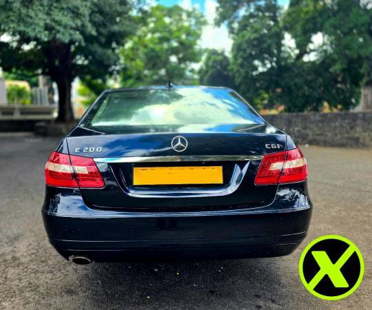 Mercedes E200 Sunroof - 2011-4