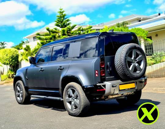 Land Rover Defender-6
