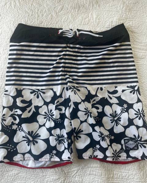 hot tuna swim shorts