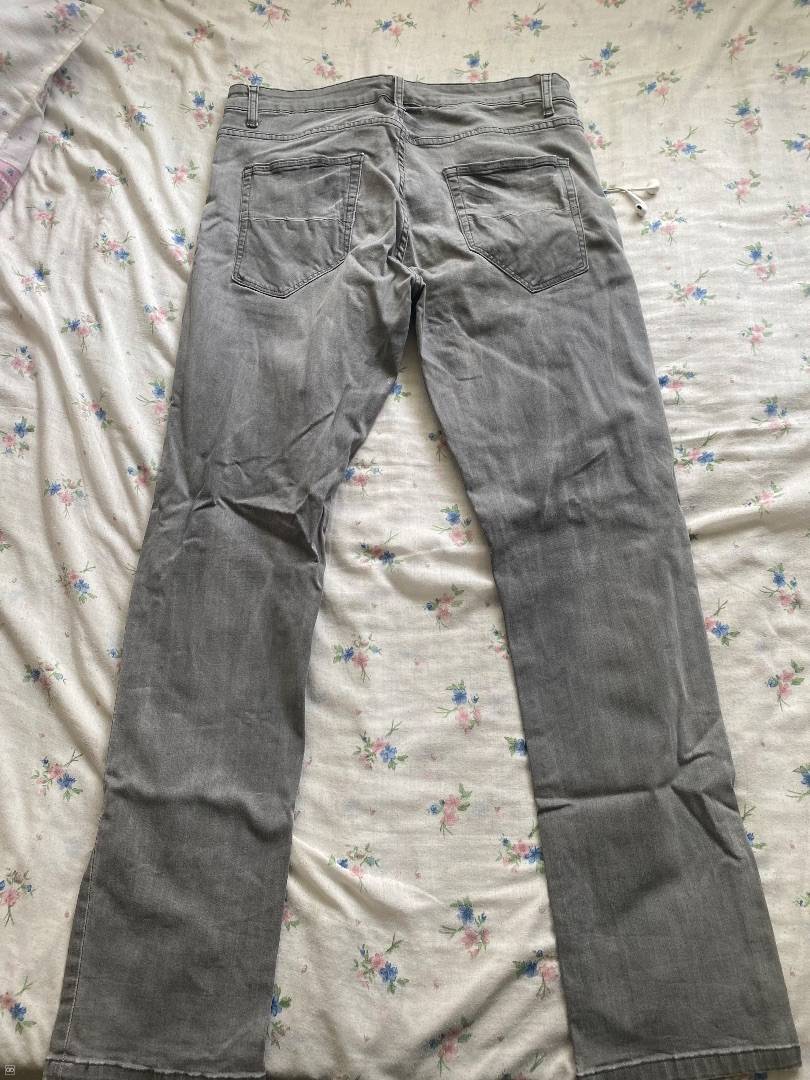 SET OF SHORTS & DENIM PANTS - SIZE M/L 