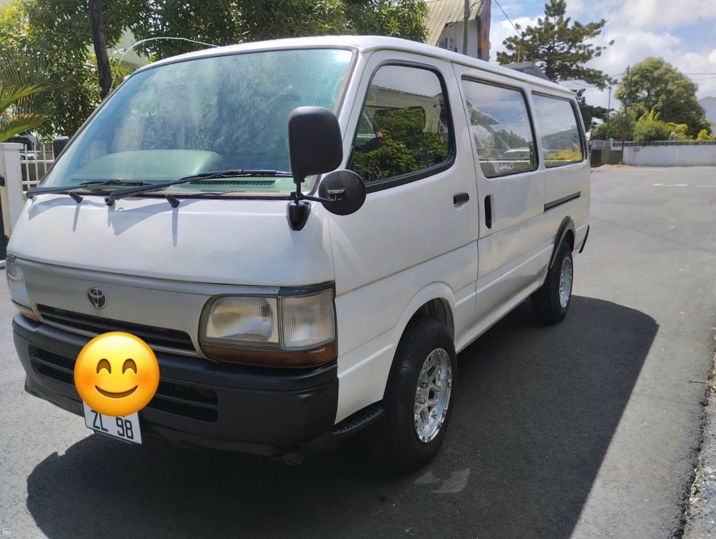 Toyota Hiace year ZL98-9