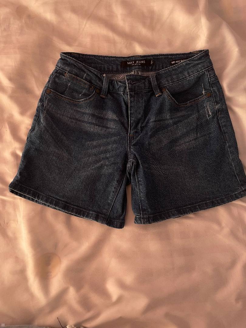 DENIM SHORT - MAX SHORTS - SIZE 36 
