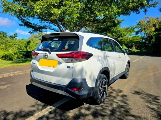 Toyota Rush 7 places seats - 2019-4