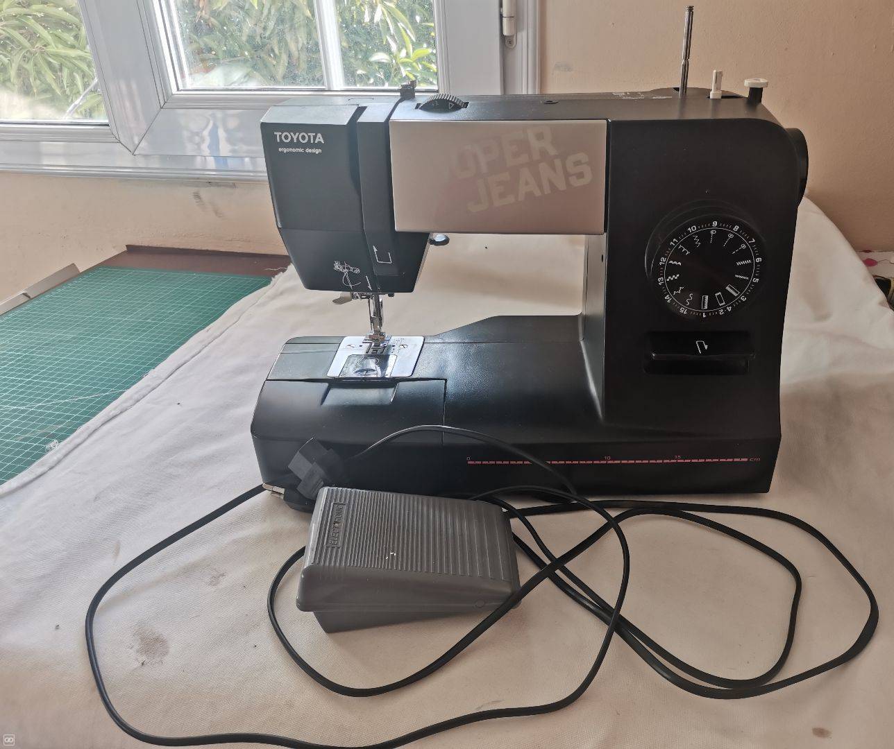 SEWING MACHINE - TOYOTA SUPER JEAN - J15 - weshare.mu