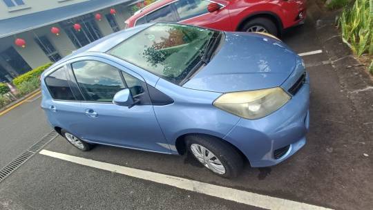 Toyota vitz 2011-2