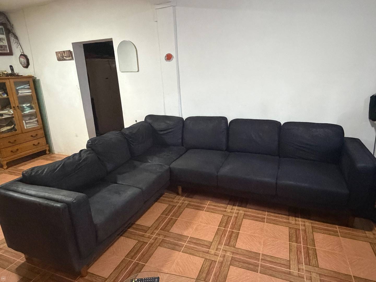 Canapé d’angle noir – 2m x 2m60-1