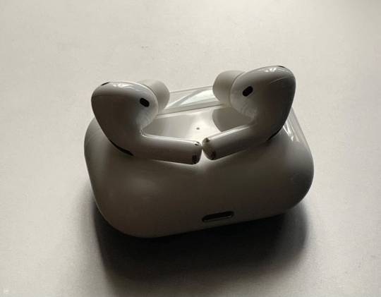 AirPods Pro-6
