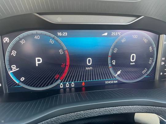 SKODA #KAROQ  - 1.4 - 2022-9