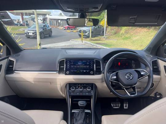 SKODA #KAROQ  - 1.4 - 2022-8