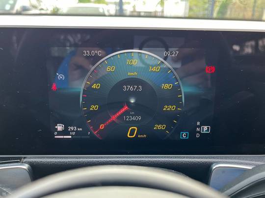 MERCEDES-BENZ #GLB200  - 1.3 - 2020-7