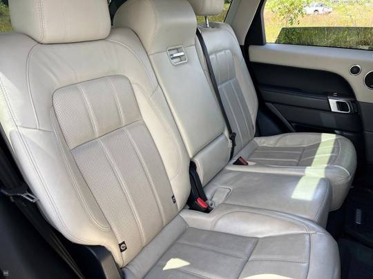 RANGE ROVER SPORT P400e HSE – BLACK MATT-5