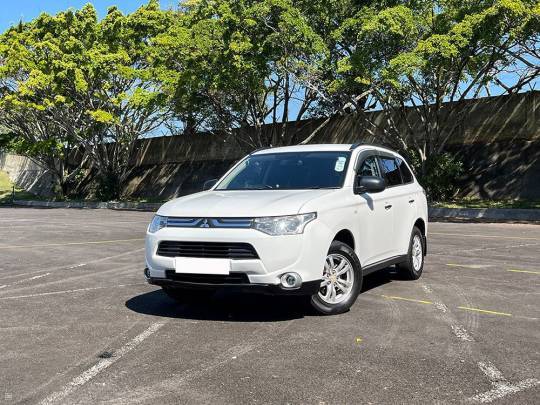 MITSUBISHI #OUTLANDER - 2.0 - 2014